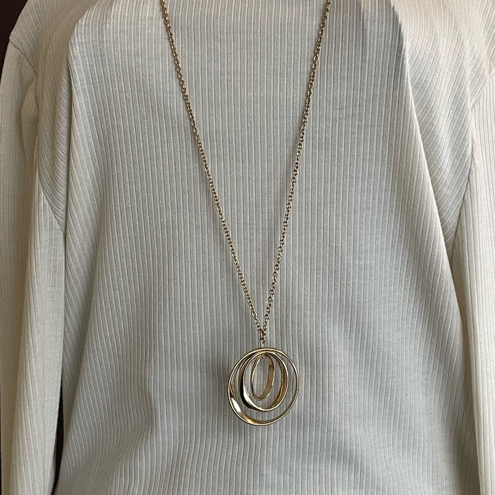 Interlocking Circles Pendant